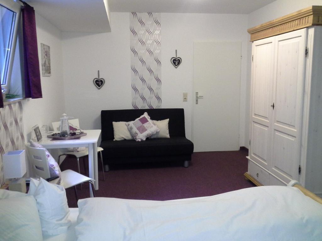 Haus Mariandl Hotel Dusseldorf Room photo