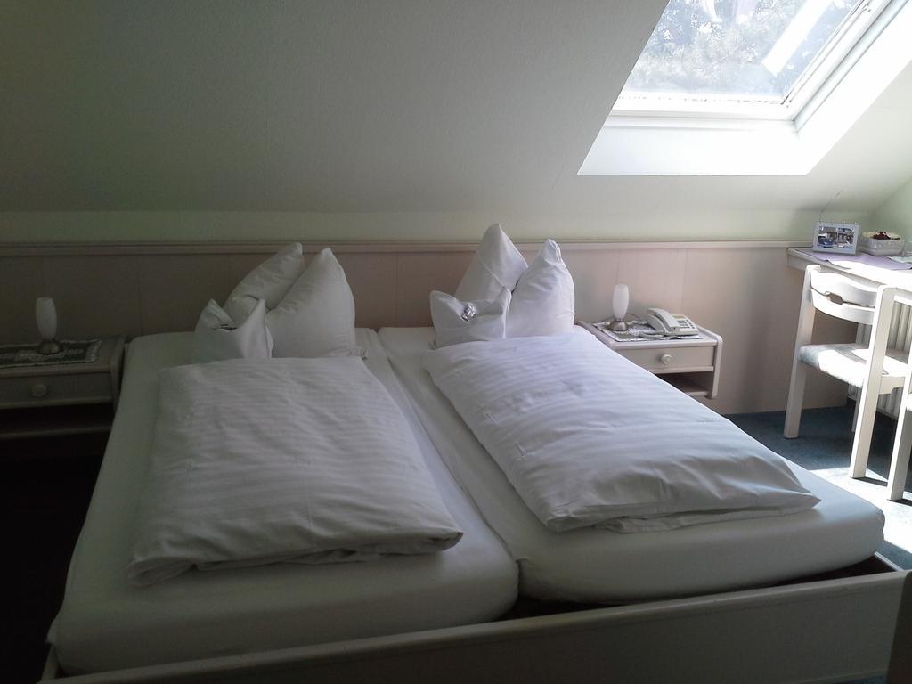 Haus Mariandl Hotel Dusseldorf Room photo